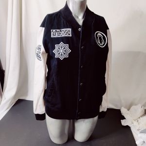 Very interesting jacket not sure the specifics of haven't it's a Medium